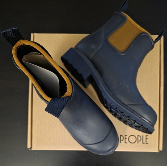 Merry People Bobbi Ankle Rain‎ Boot (Gumboot) Oxford Blue/Tan-Retired - Picture 2 of 8